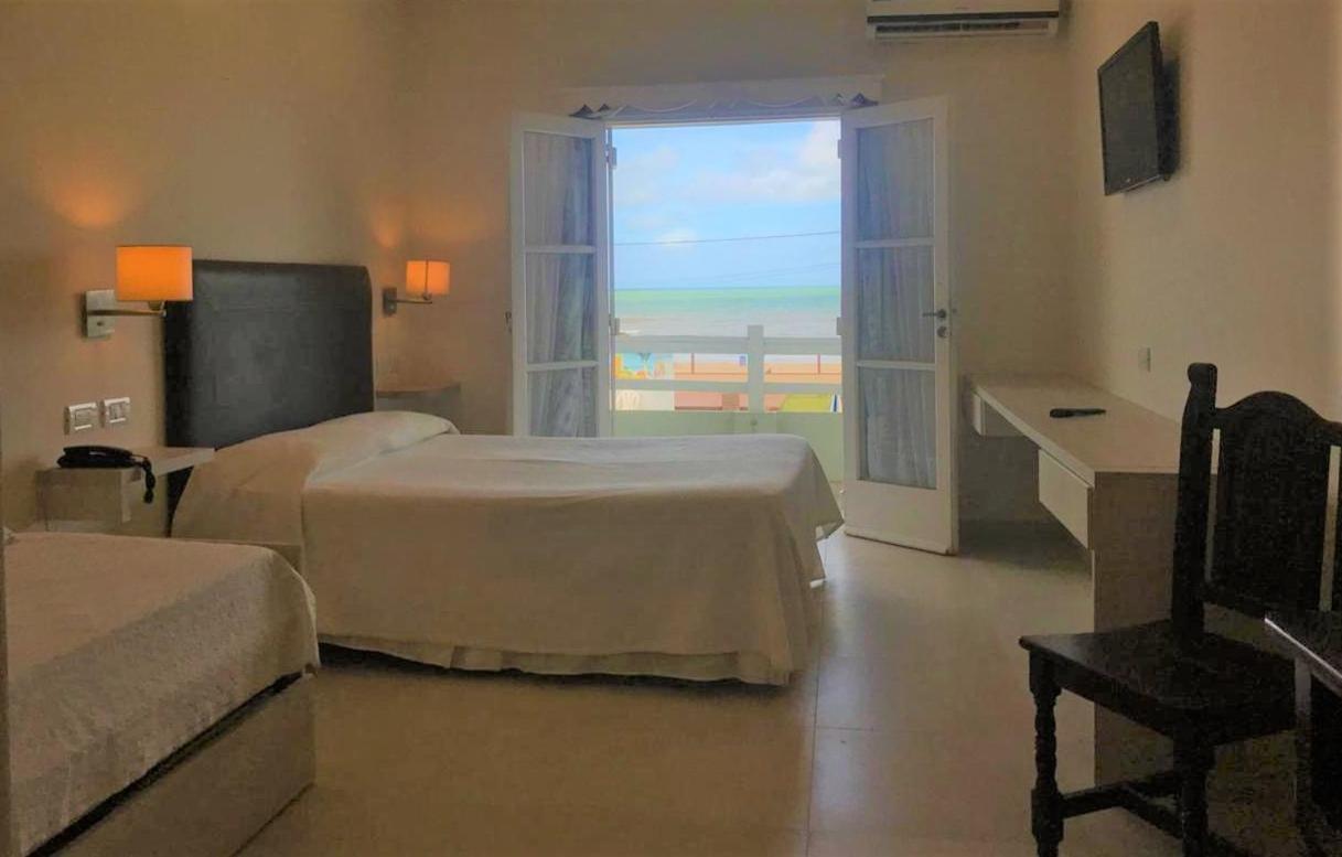 Hotel Tejas Rojas Villa Gesell Extérieur photo