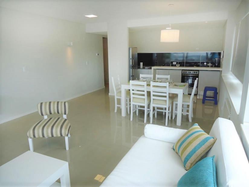 Hotel Tejas Rojas Villa Gesell Extérieur photo
