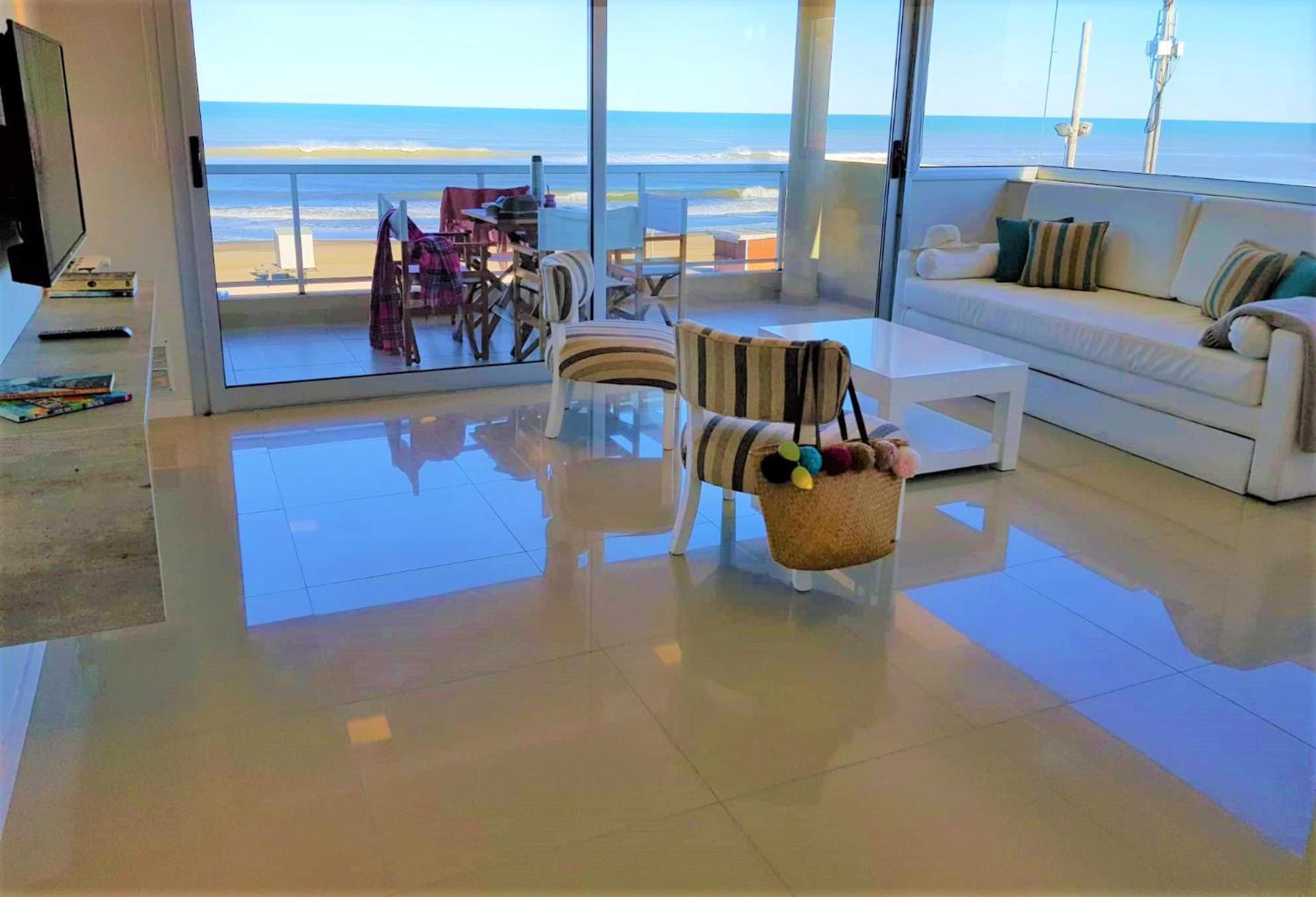 Hotel Tejas Rojas Villa Gesell Extérieur photo
