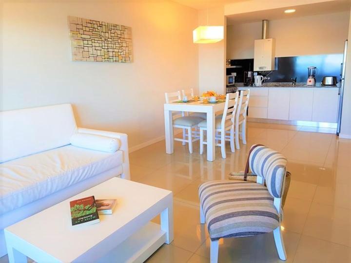 Hotel Tejas Rojas Villa Gesell Extérieur photo