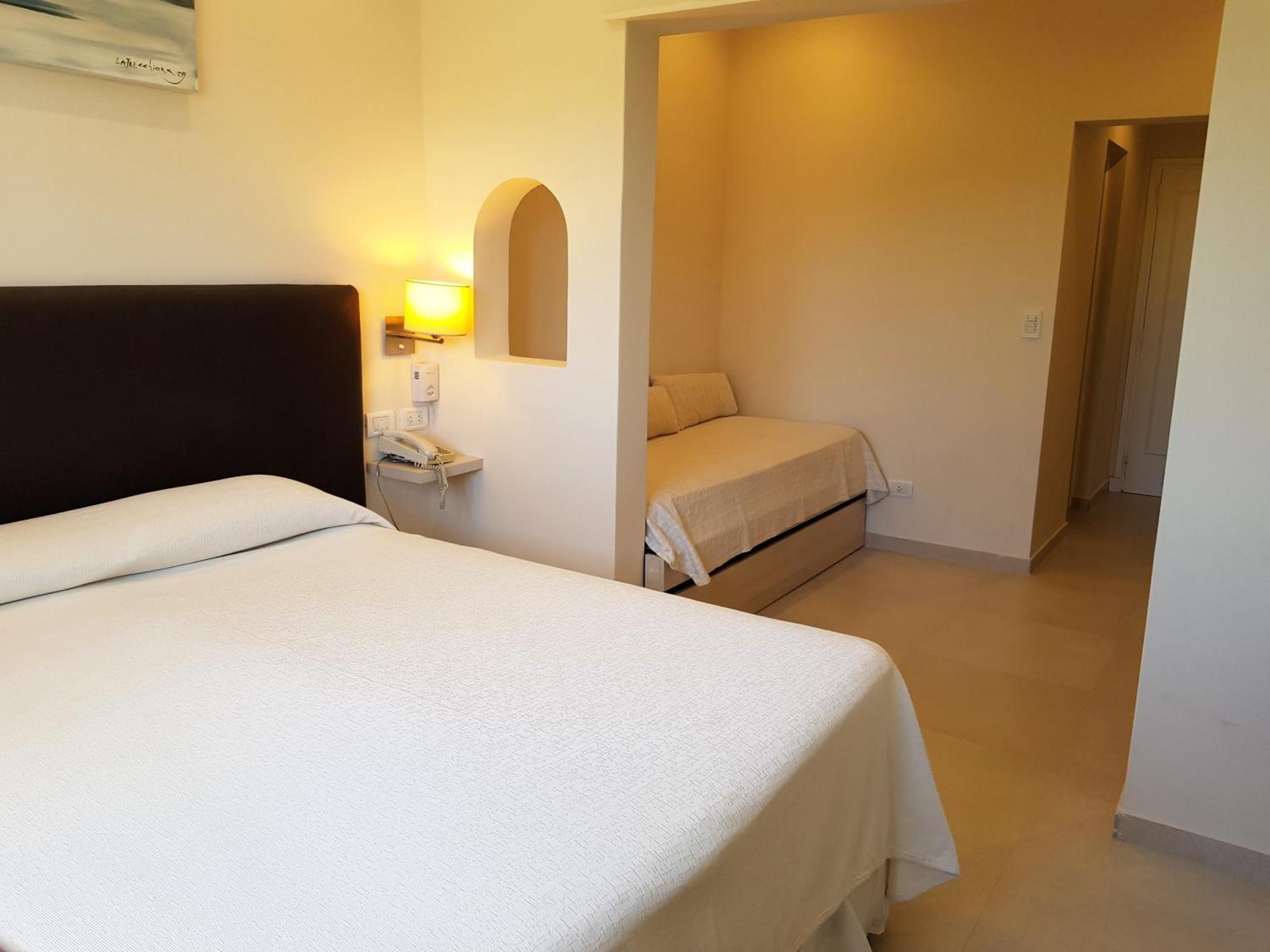 Hotel Tejas Rojas Villa Gesell Extérieur photo