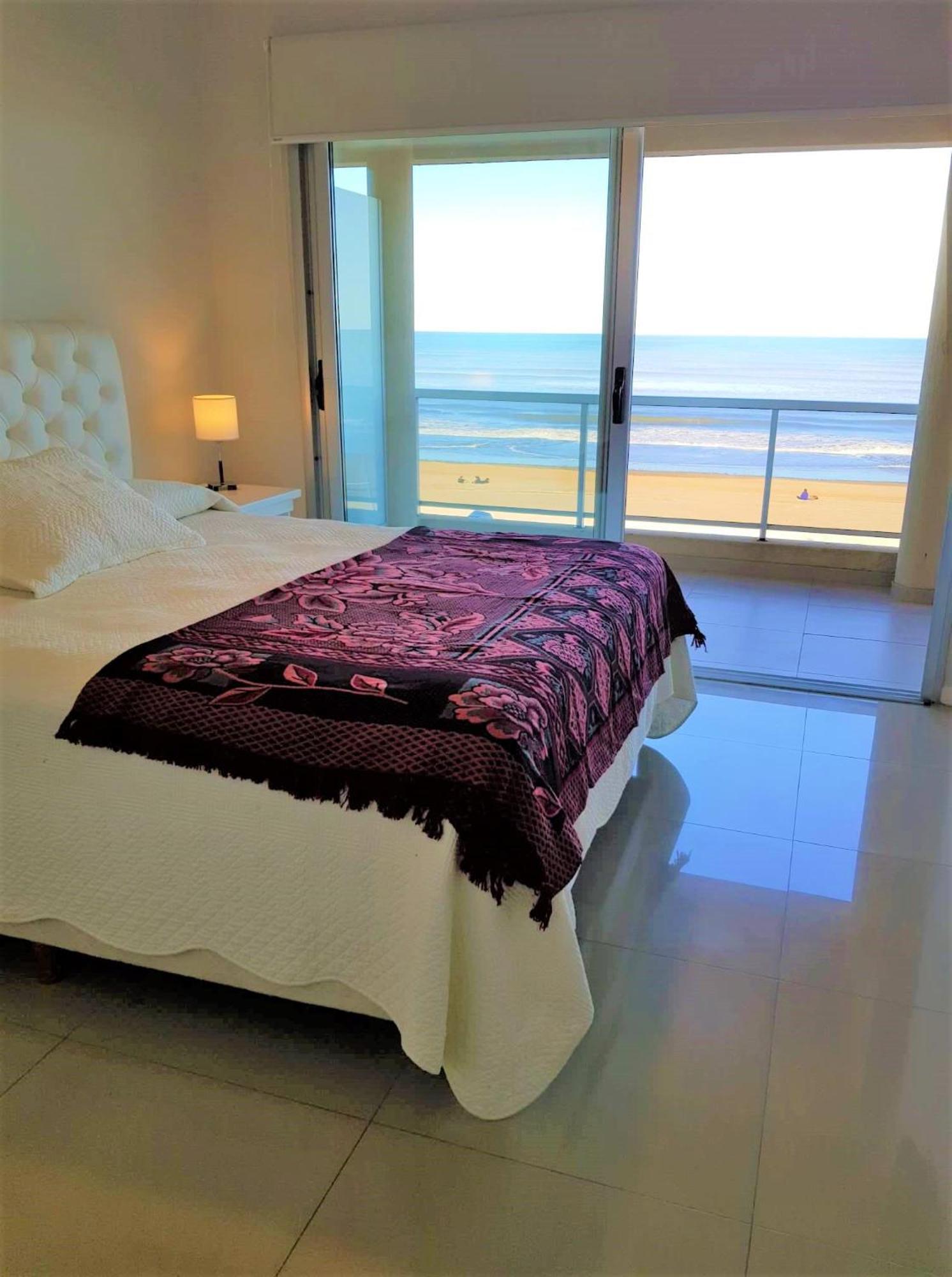Hotel Tejas Rojas Villa Gesell Extérieur photo
