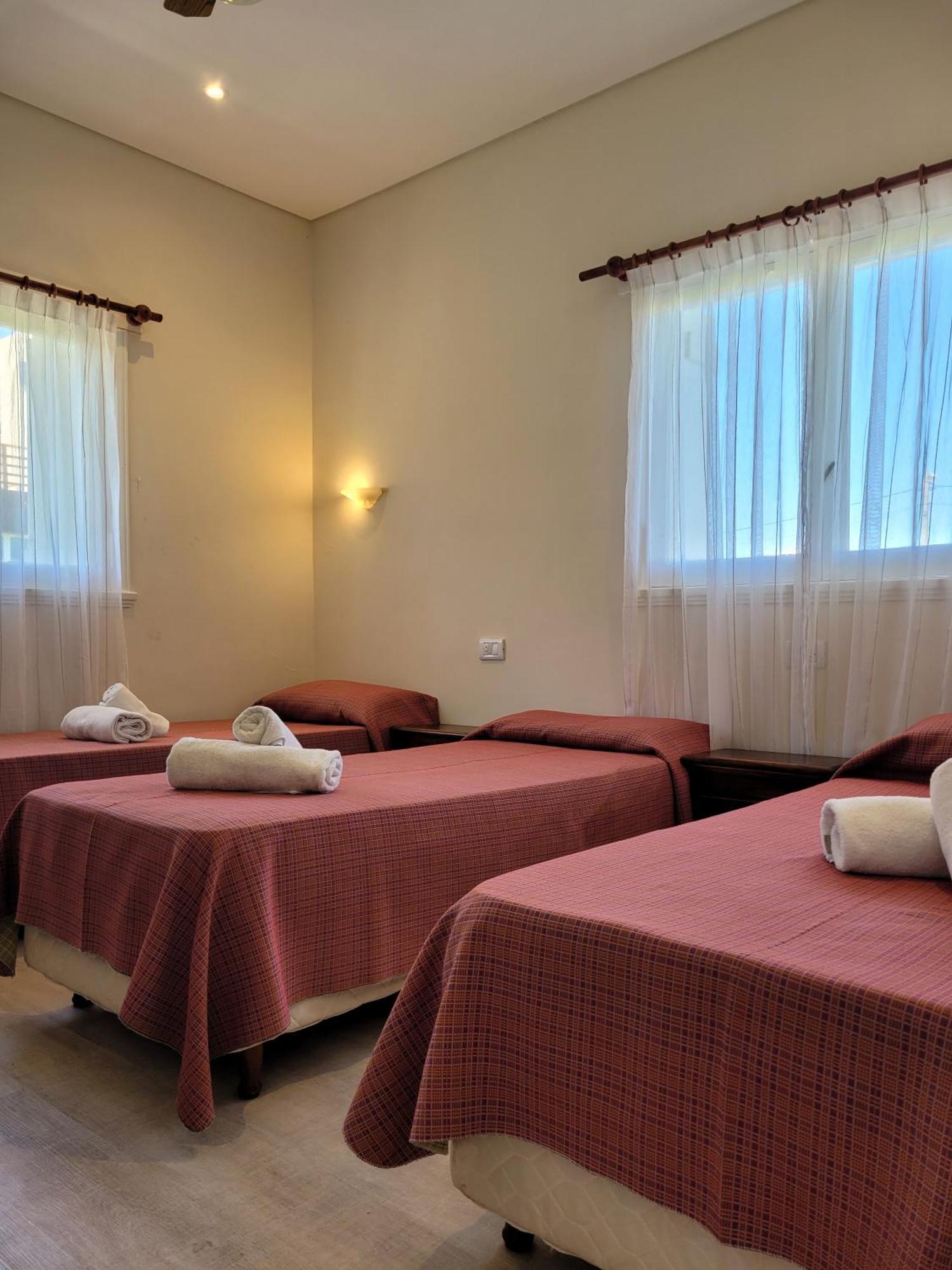 Hotel Tejas Rojas Villa Gesell Extérieur photo