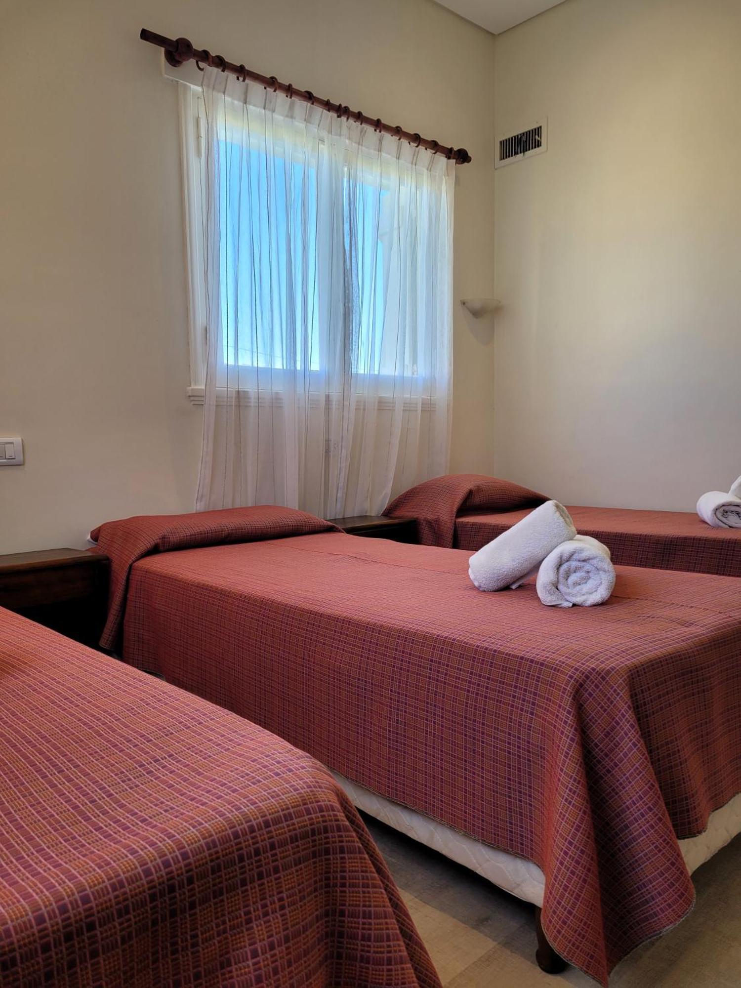 Hotel Tejas Rojas Villa Gesell Extérieur photo
