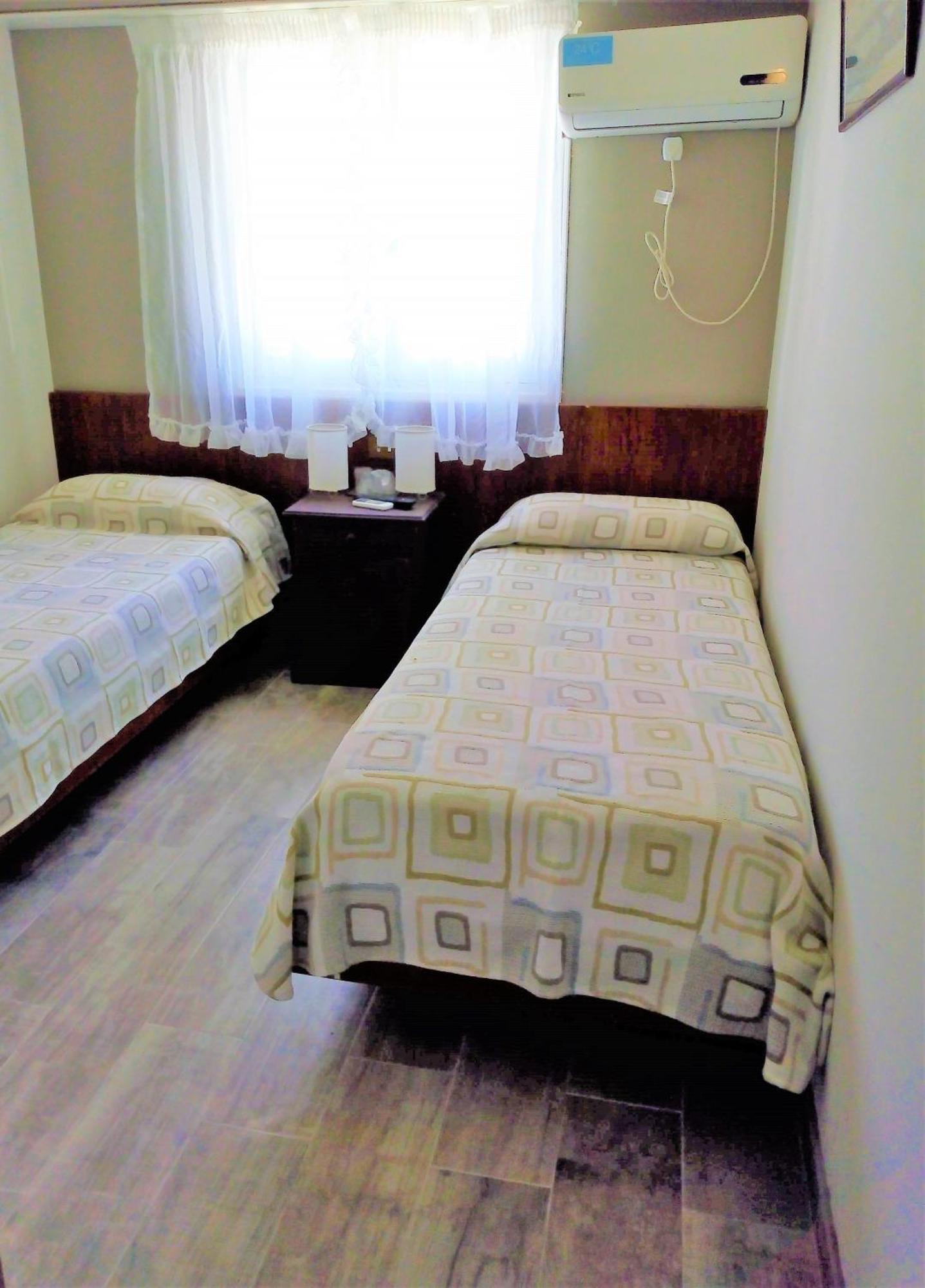 Hotel Tejas Rojas Villa Gesell Chambre photo